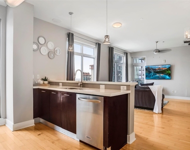603 Davis St - Photo Thumbnail 10