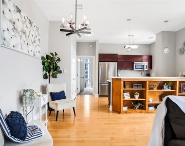603 Davis St - Photo Thumbnail 4