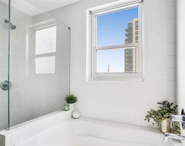 603 Davis St - Photo Thumbnail 19