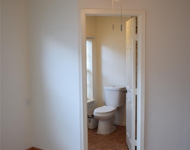 1601 Pine St - Photo Thumbnail 4