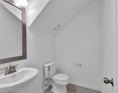 617 Silent Creek Cv - Photo Thumbnail 18