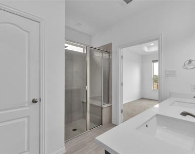617 Silent Creek Cv - Photo Thumbnail 21