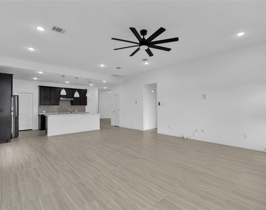 617 Silent Creek Cv - Photo Thumbnail 8