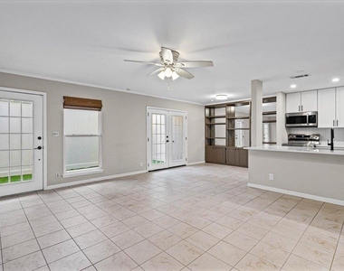 6718 Silvermine Dr - Photo Thumbnail 4