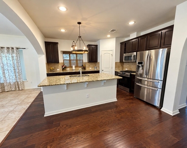 311 Sycamore St - Photo Thumbnail 3