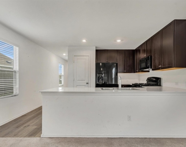 231 Gabbro Gdns - Photo Thumbnail 6