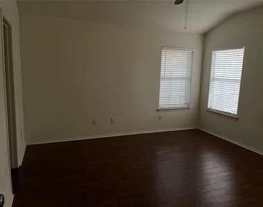 3114 Jazz St - Photo Thumbnail 11