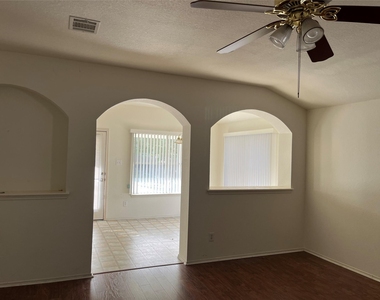 3114 Jazz St - Photo Thumbnail 8