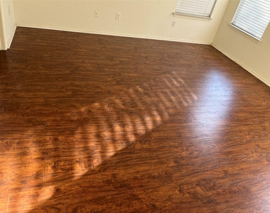 3114 Jazz St - Photo Thumbnail 9