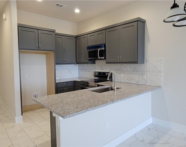 21403 Patton Ave - Photo Thumbnail 7