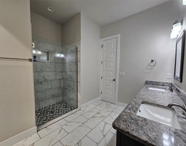 21403 Patton Ave - Photo Thumbnail 16