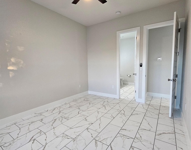 21403 Patton Ave - Photo Thumbnail 13