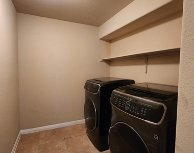 636 Carly Ann Ln - Photo Thumbnail 8