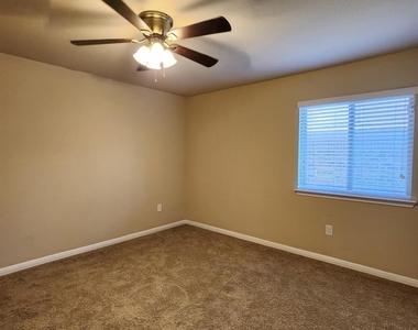 636 Carly Ann Ln - Photo Thumbnail 9