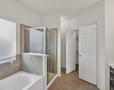 401 Foster Ln - Photo Thumbnail 8