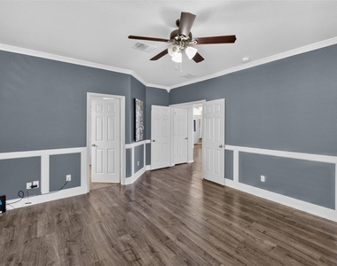 401 Foster Ln - Photo Thumbnail 7