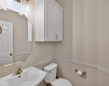 401 Foster Ln - Photo Thumbnail 6