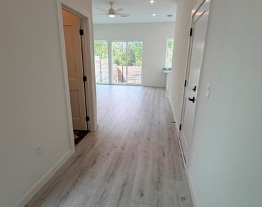 2000 Riverside Farms Road Rd - Photo Thumbnail 3