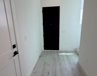 2000 Riverside Farms Road Rd - Photo Thumbnail 4