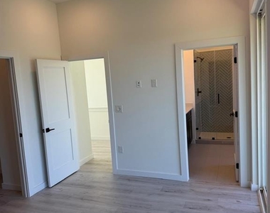 2000 Riverside Farms Road Rd - Photo Thumbnail 12