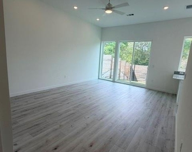 2000 Riverside Farms Road Rd - Photo Thumbnail 6