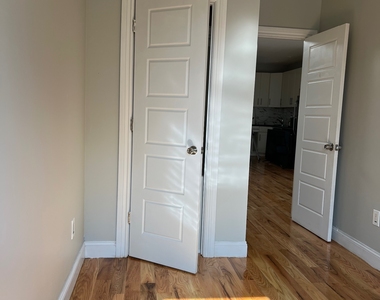 593 Barbey Street - Photo Thumbnail 2