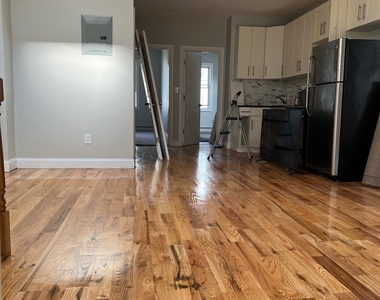 593 Barbey Street - Photo Thumbnail 3