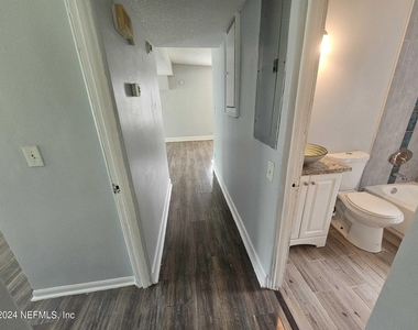 6440 Lockhart Drive E - Photo Thumbnail 19
