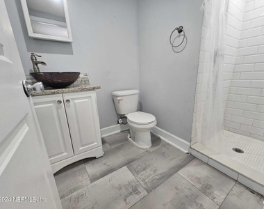 6440 Lockhart Drive E - Photo Thumbnail 14