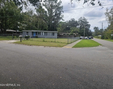 6440 Lockhart Drive E - Photo Thumbnail 26