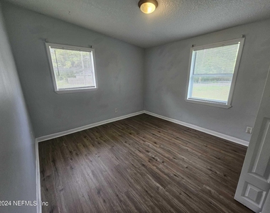 6440 Lockhart Drive E - Photo Thumbnail 17