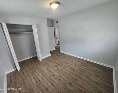 6440 Lockhart Drive E - Photo Thumbnail 20