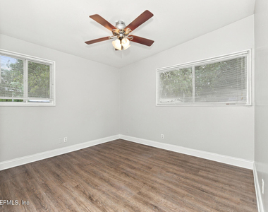 10434 Greenmore Drive - Photo Thumbnail 7