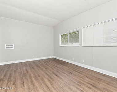 10434 Greenmore Drive - Photo Thumbnail 4
