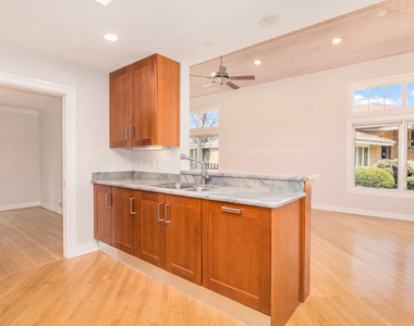 924 Brookline Lane - Photo Thumbnail 11