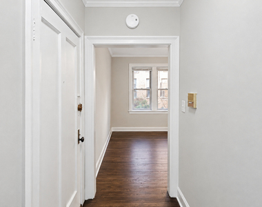 905 W Altgeld Street - Photo Thumbnail 9