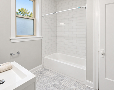 905 W Altgeld Street - Photo Thumbnail 7