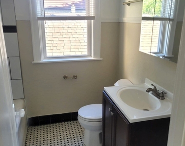 6452 W Dickens Avenue - Photo Thumbnail 9
