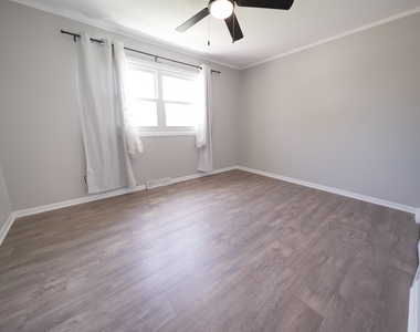 8240 S Octavia Avenue - Photo Thumbnail 7