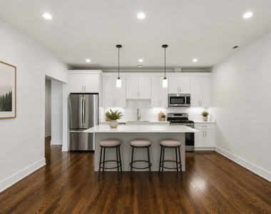 6914 N Sheridan Road - Photo Thumbnail 8
