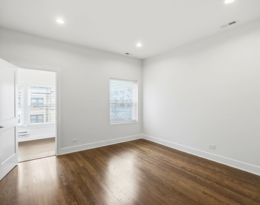 6914 N Sheridan Road - Photo Thumbnail 22