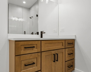 6914 N Sheridan Road - Photo Thumbnail 21
