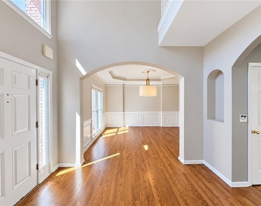 2875 Olde Town Park Drive - Photo Thumbnail 2
