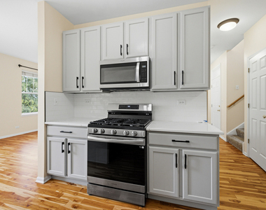 73 Woodview Drive - Photo Thumbnail 9