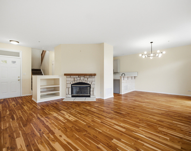 73 Woodview Drive - Photo Thumbnail 4