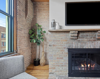 331 S Peoria Street - Photo Thumbnail 3