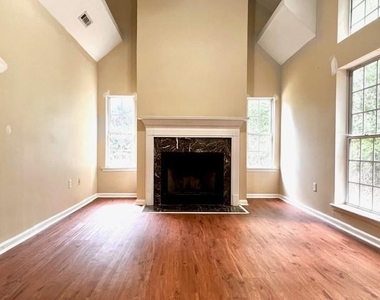 2865 Fairburn Circle Sw - Photo Thumbnail 4