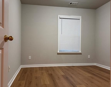 11150 Skyway Drive - Photo Thumbnail 19