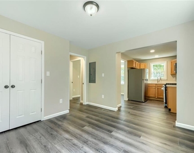 1867 Glendale Drive - Photo Thumbnail 16