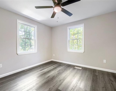 1867 Glendale Drive - Photo Thumbnail 19